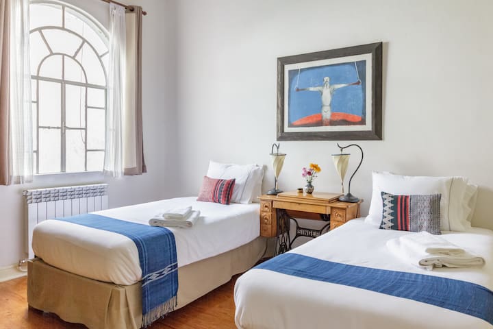 Gorgeous Condesa House with Beautiful Private Garden gallery image 4