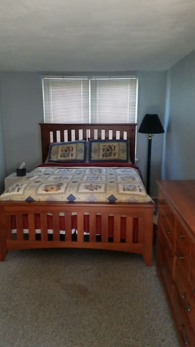 Full size bed