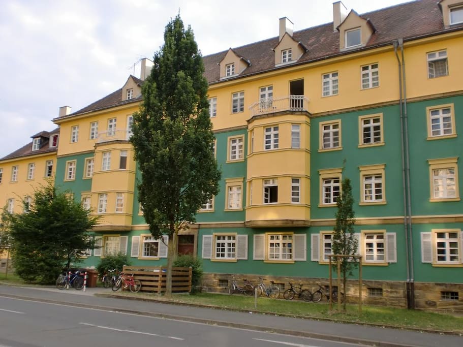 Unser farbenfrohes Haus von außen