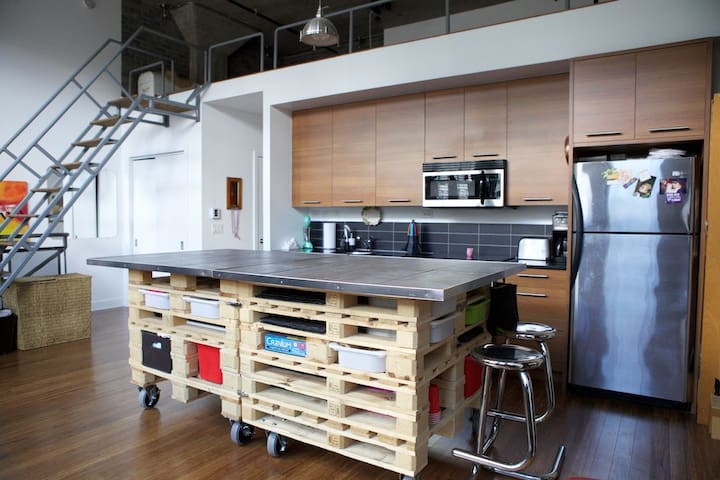 Unique Loft in Industrial Building - Lofts for Rent in Montreal, Quebec