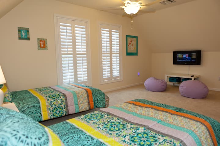 Inside Happy Island Cottage