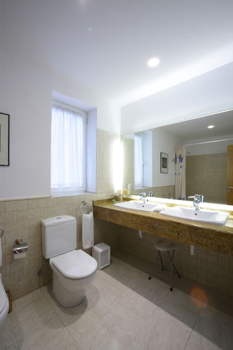 Bathroom (with hidromassage)