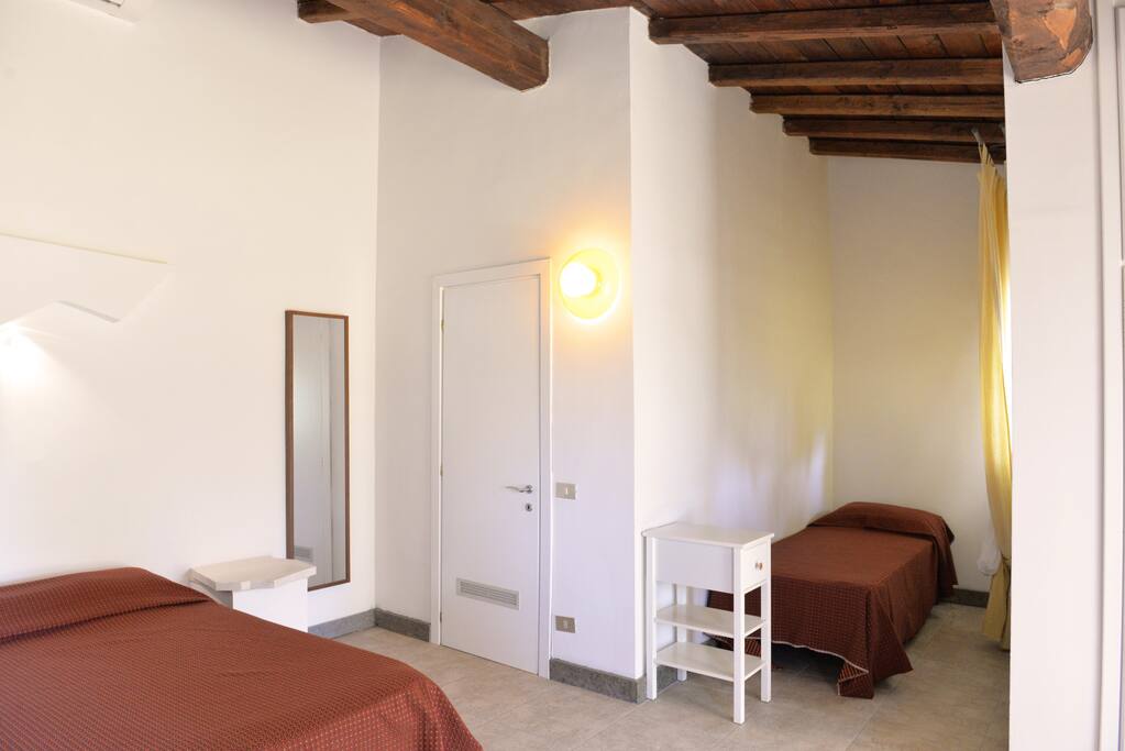 1 - 'E penso a te'. un eventuale terzo letto