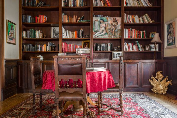 Huge Victorian!– Southern Charm!– United Center! gallery image 5