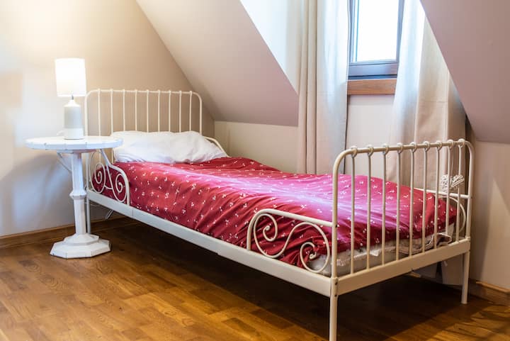 غرفة النوم الثانية