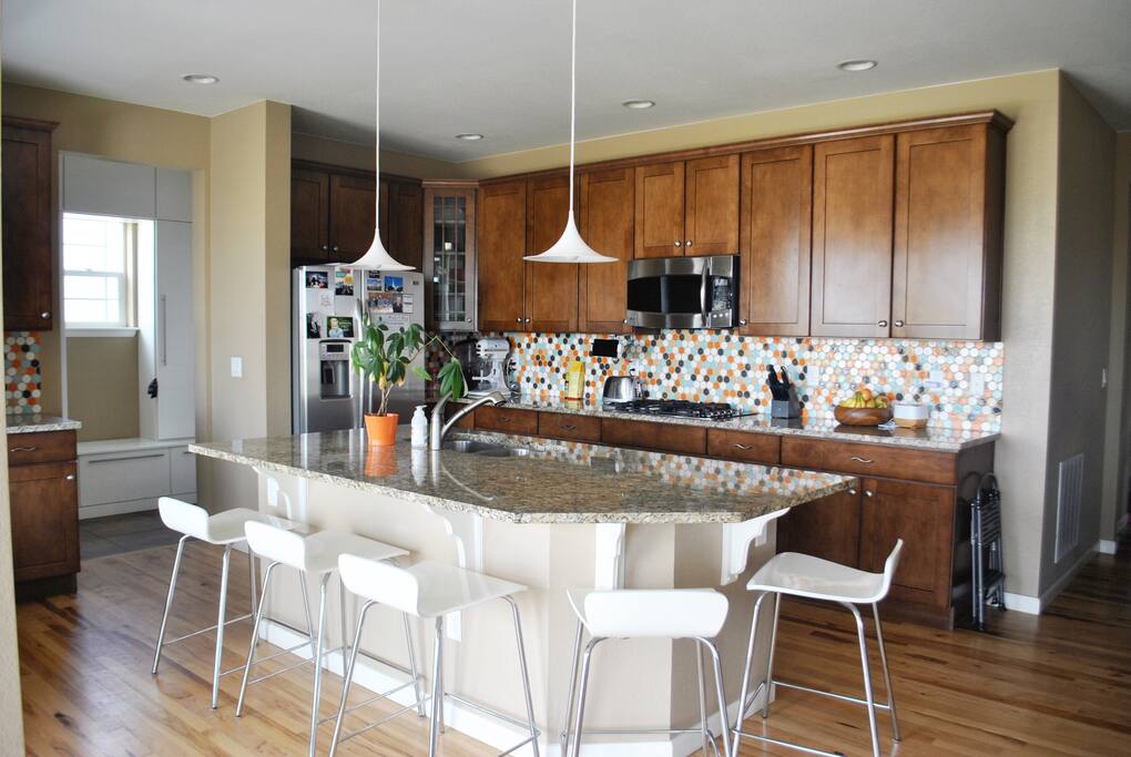 Dining seating for 13
