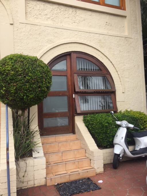 Curlewis Street Country Club