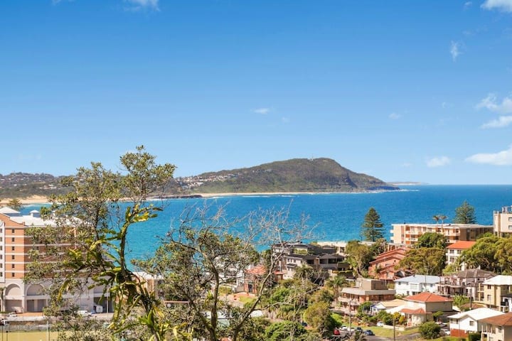 2 Extra Large Family Homes, Amazing Views Of Terrigal Beach - Terrigal