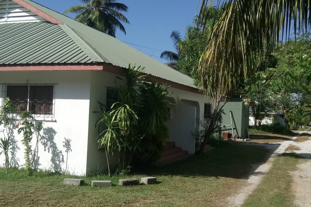 VILLA 1 FRONT ENTRANCE