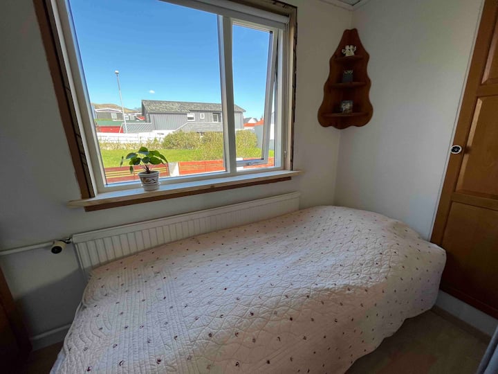 Une petite chambre pour le lit d'appoint.
