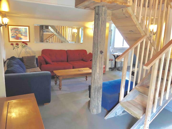 A Peaceful, Charming Farm Cottage! - West Coast