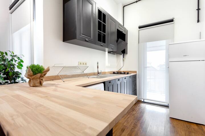 -HUGE GROUPS- MODERN DESIGN w/ELEVATOR 9 BR 6 BATH gallery image 5