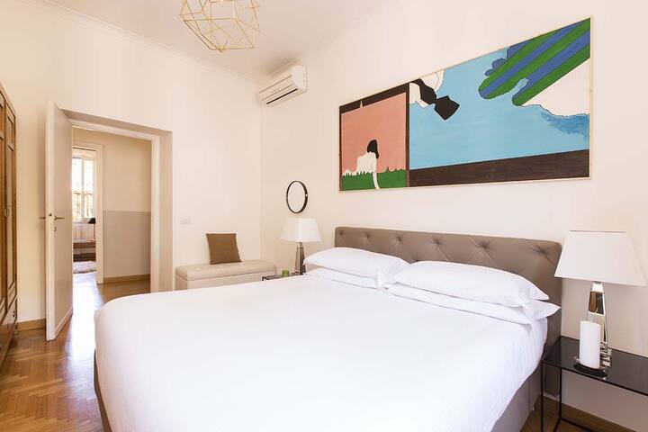 ROMAC Via Condotti Spanish Steps 3bdr gallery image 5