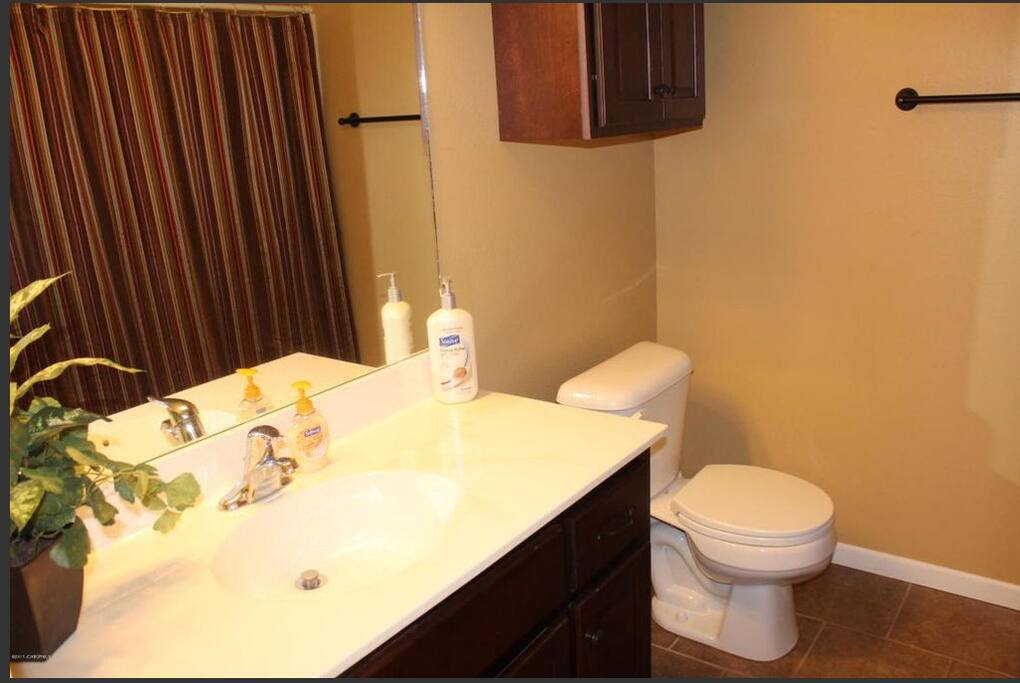 Full bath w/shower&Tub
