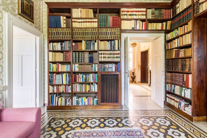 *GORGEOUS* 220 sqm inTRASTEVERE (6 BEDROOMS) gallery image 4