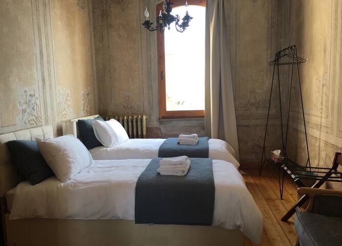 Exquisite Beauty in Istanbul, Galata gallery image 5