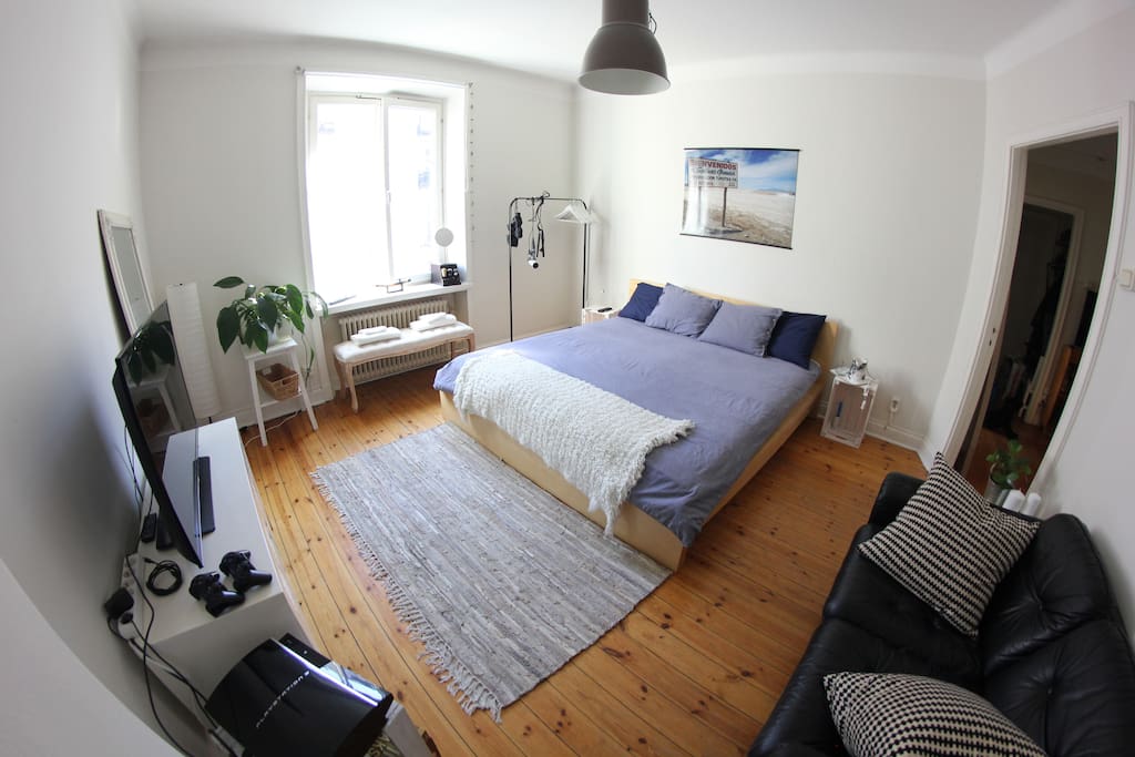This room is for singles, couples, families and friends!