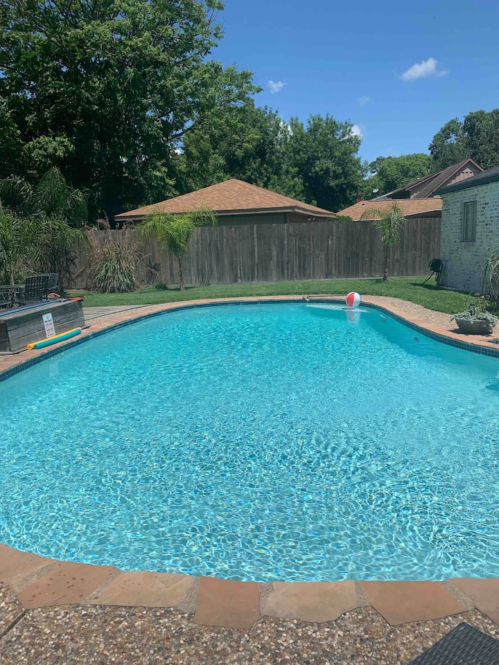 “Driftwood House” w/Private Pool/5min from NASA. Houses for Rent in