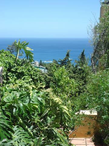 Camps Bay Family Cottage gallery image 3