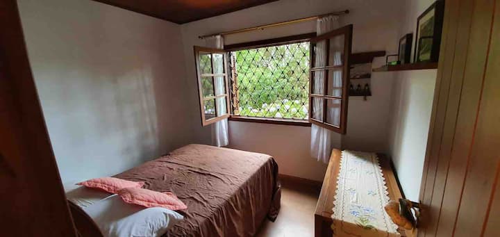 ห้องนอน 2 - เตียงคู่
(อีกห้องไม่มีรูปถ่ายแต่ก็คล้ายกับเตียงคู่ด้วย)