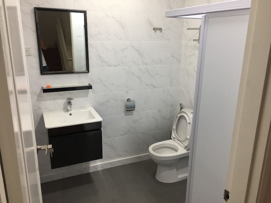 Bedroom C3-Toilet (2nd Floor)