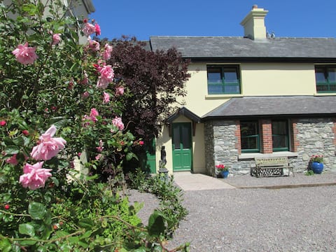 Courtyard cottages overlooking lakes, Killarney