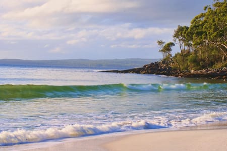 BEACH PARADISE heart of Jervis Bay!