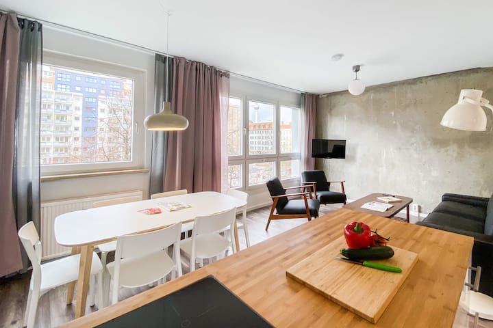 Central flat near Alex with fiber optic Internet