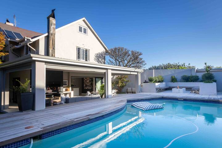 Sunny family home in Cape Town gallery image 2