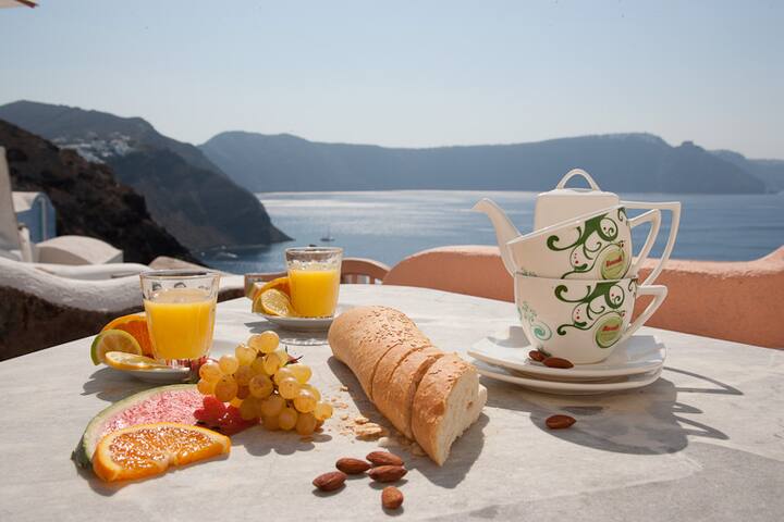 SantoriniParadise: PARADISE cave, private hot tub! gallery image 3