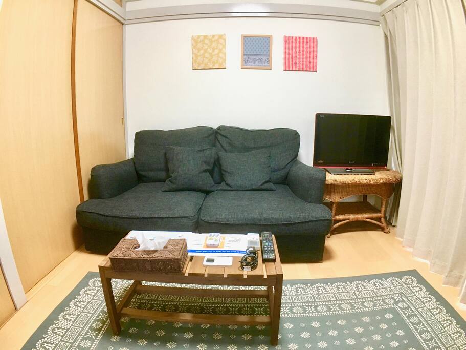 Cozy and spacious.
居心地がよく快適。
Television.
テレビもあります。