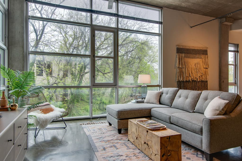 This spacious condo can sleep up to 4 people total. Permit #2017006317