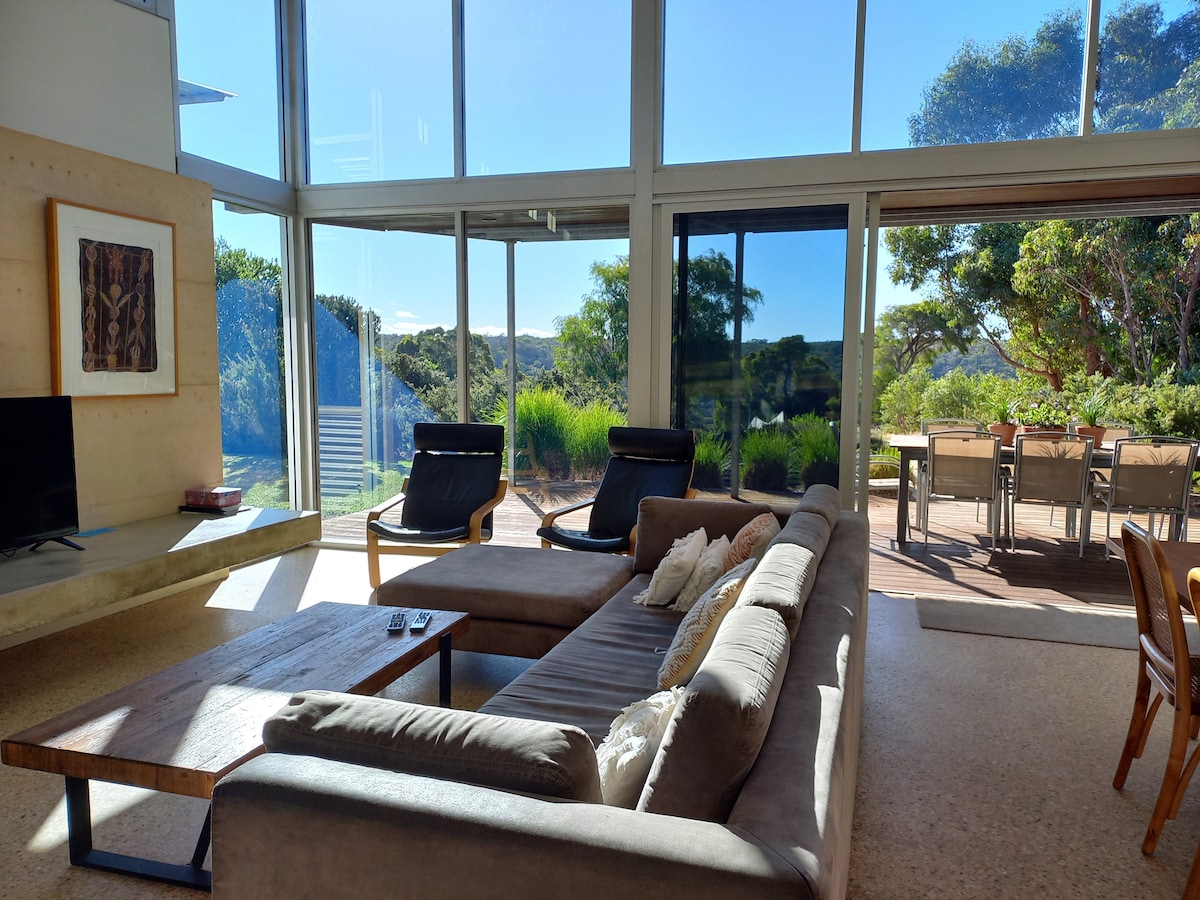 Top performing Airbnb: Kanangra: Beautiful Views…. beautiful home in Margaret River