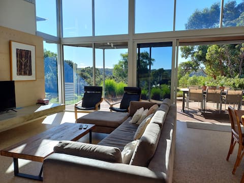 Top performing Airbnb: Kanangra: Beautiful Views…. beautiful home in Margaret River