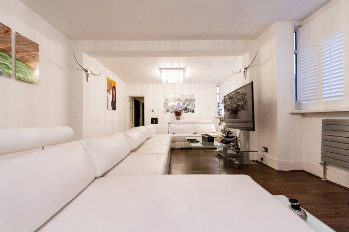 LUXURIOUS APART.30 MIN LONDON gallery image 2