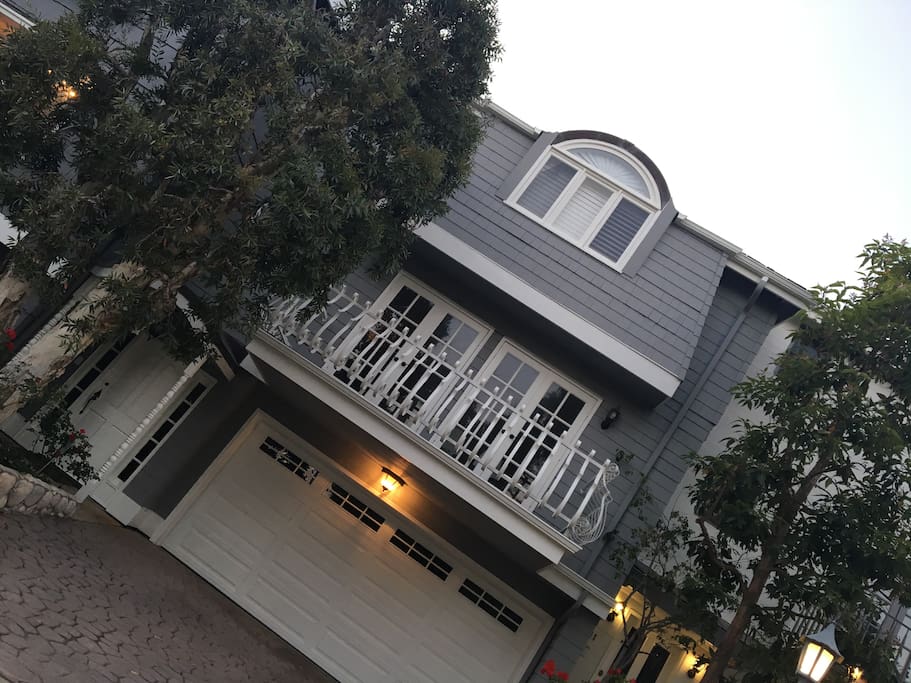 Exterior painted new (2017)