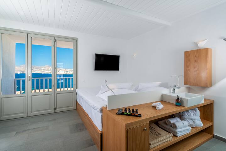 Dreambox 2 bedroom maisonette with pool