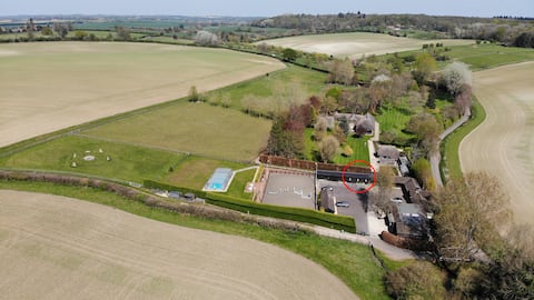 Studio apartment on beautiful Berkshire estate