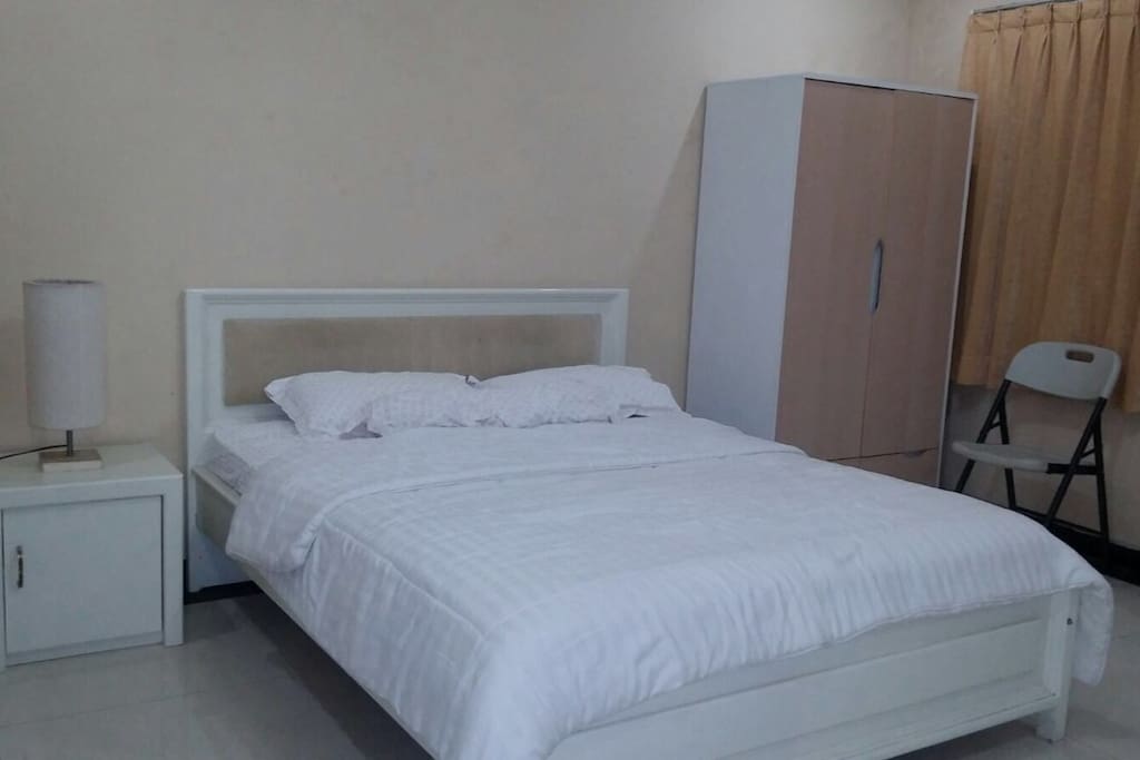 Queen size bed room