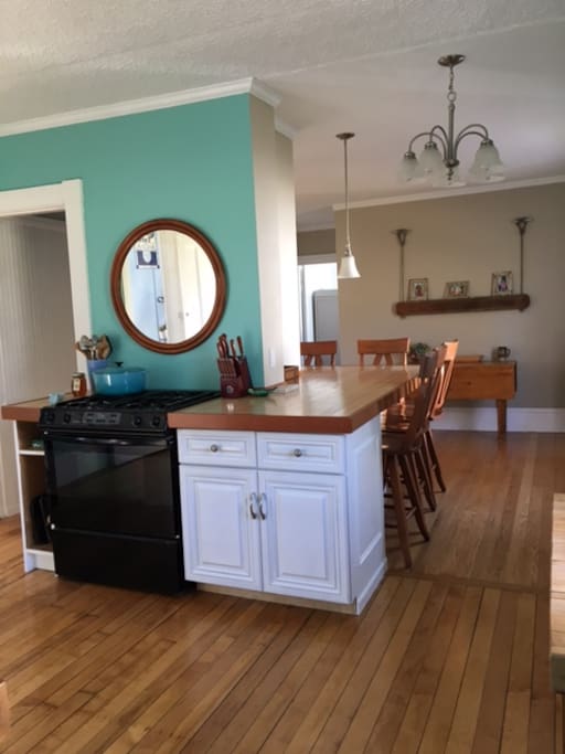 Kitchen & Dining Room