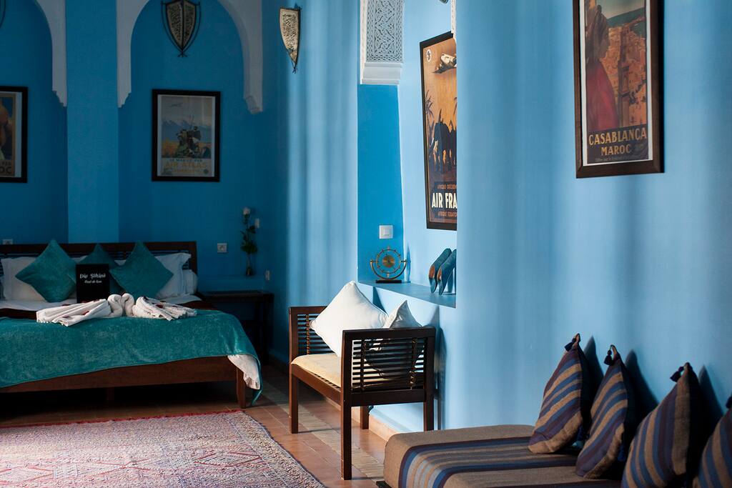 BLUE MOON ROOM