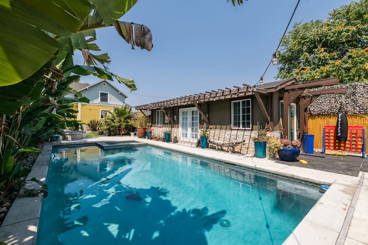 Bay Area getaway w/ Pool + Heated Spa + EV charger gallery image 4