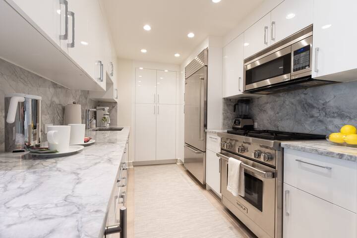 Polished 2 BR/2BA Home in Chic W. Village #10298 gallery image 3