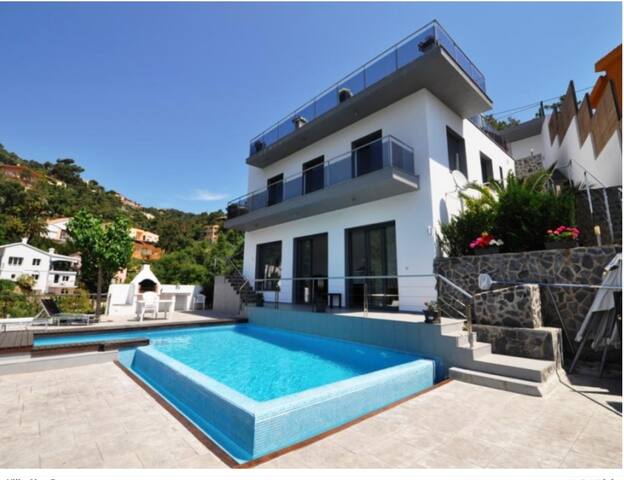 3 Floors Luxurious Villa Costa Brav gallery image 2