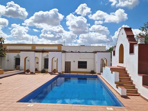 Beautiful Cortijo with a pool and fireplace!