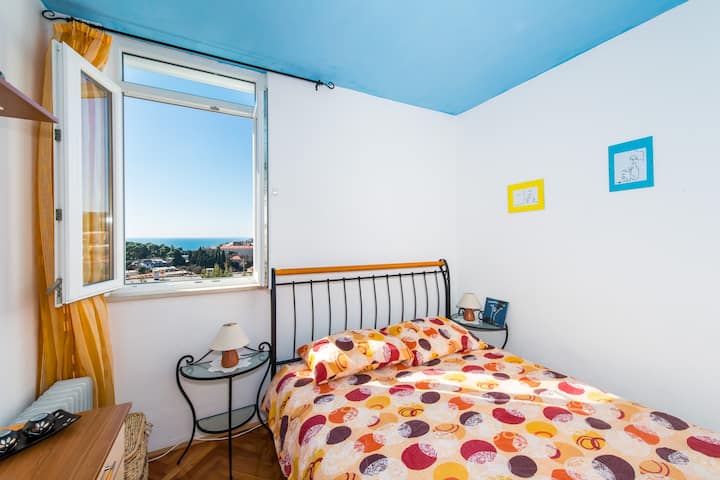 Luccari,15-20 min walking distance to the Old town