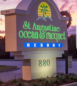 Captain's Retreat By The Sea