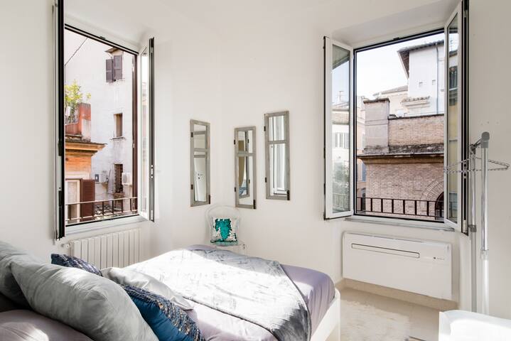 Brightful Boutique Apartment in the Heart of Trastevere gallery image 5