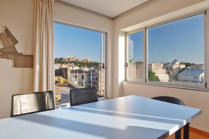 Impressive Apartment with Amazing Views! MK1 gallery image 4