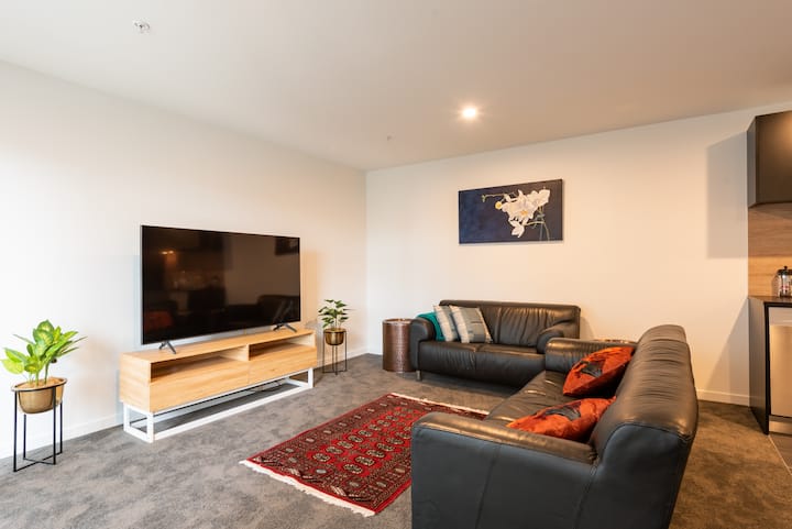 Comfortable Living At The Pinnacles Inc Carpark - Wellington